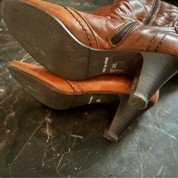 Size 35 Italian leather boot - Picture 2 of 2